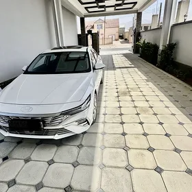 Hyundai Elantra 2025
