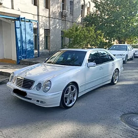 Mercedes-Benz E320 2000
