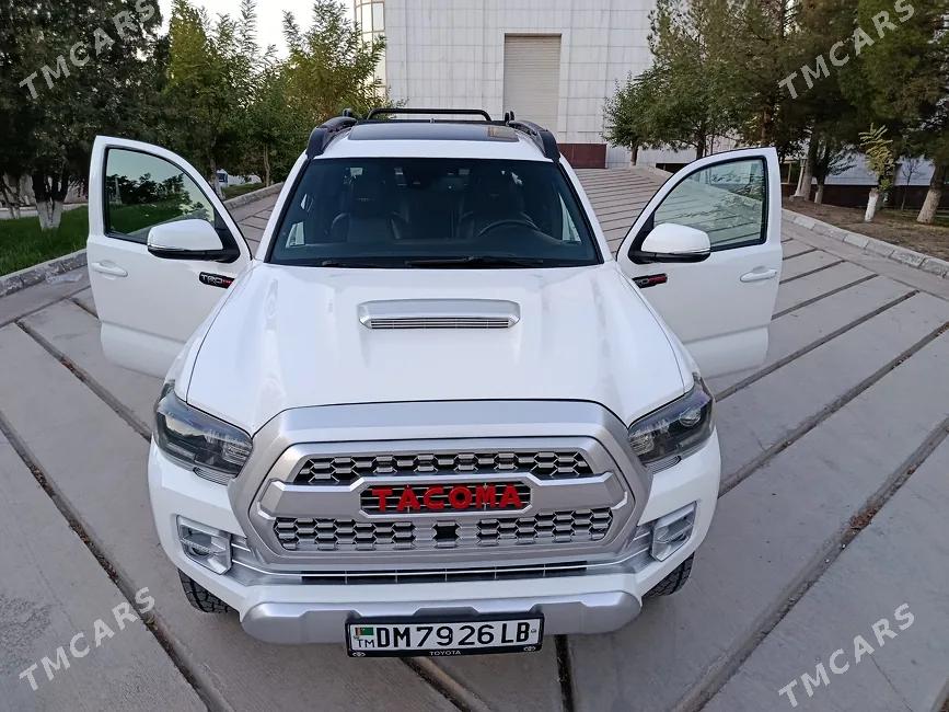 Toyota Tacoma 2019 - 1