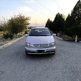 Toyota Sienna 2002