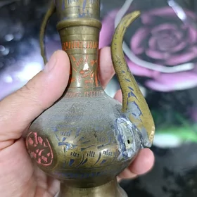 кувшинчик . Индия