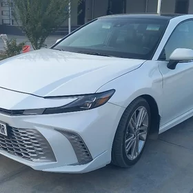 Toyota Camry 2025
