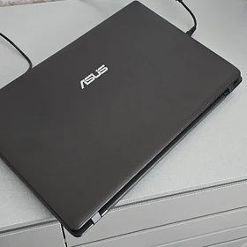 Noutbok Asus i-5 SSD 256 gb