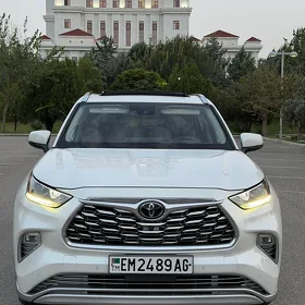 Toyota Highlander 2021