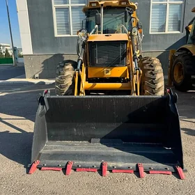JCB 4CX ECO 2025