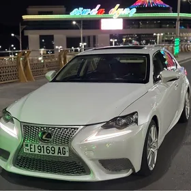 Lexus IS 2015