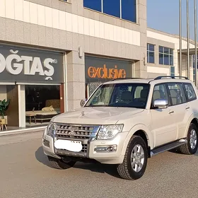 Mitsubishi Pajero 2016