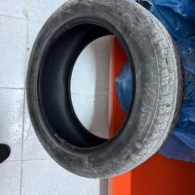 Teker  235/55/20