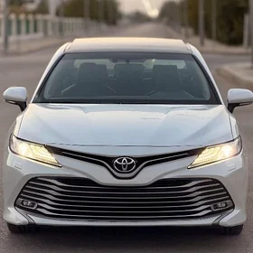 Toyota Camry 2019