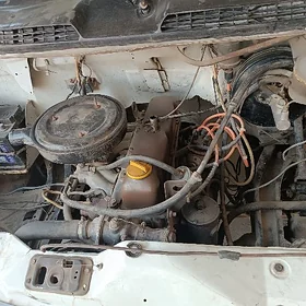 Gaz 24 1999