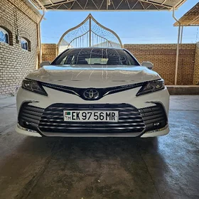 Toyota Camry 2021