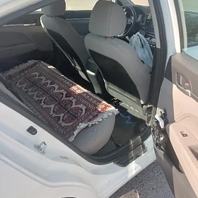Hyundai Elantra 2020