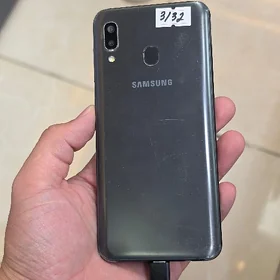 samsung a20 3/32gb