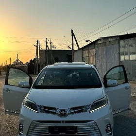 Toyota Sienna 2019