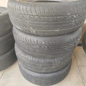 MICHELIN 215/55R17