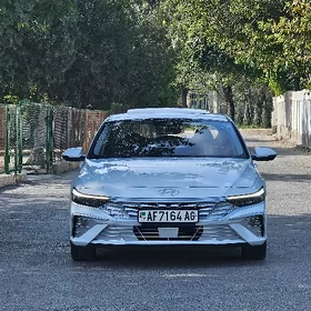 Hyundai Elantra 2024