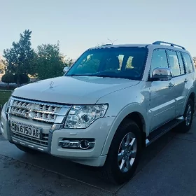 Mitsubishi Pajero 2016
