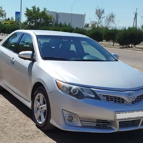Toyota Camry 2013