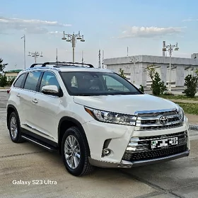 Toyota Highlander 2019