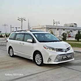 Toyota Sienna 2016
