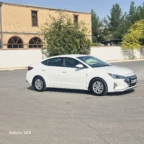 Hyundai Elantra 2020
