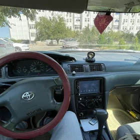 Toyota Camry 1999
