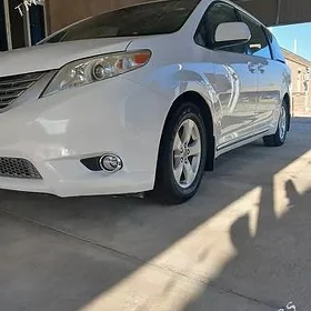 Toyota Sienna 2013