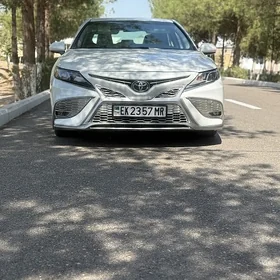 Toyota Camry 2021