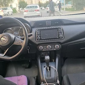 Nissan Versa 2023