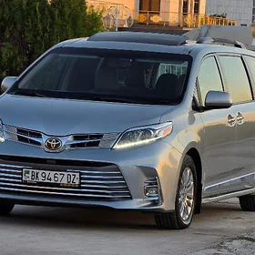 Toyota Sienna 2016