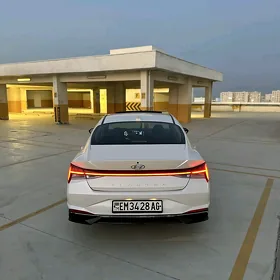 Hyundai Elantra 2021