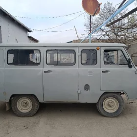 UAZ 2206 2000
