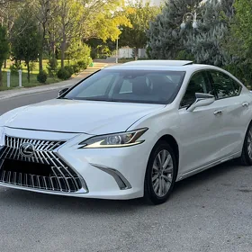 Lexus ES 350 2022