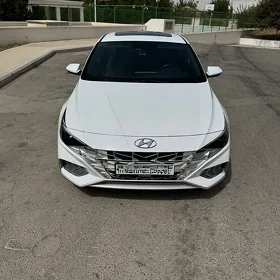 Hyundai Elantra 2022