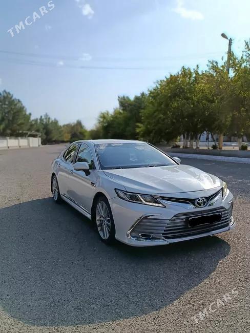 Toyota Camry Hybrid 2021 - 1