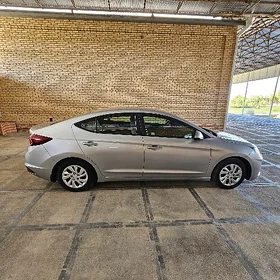 Hyundai Elantra 2020
