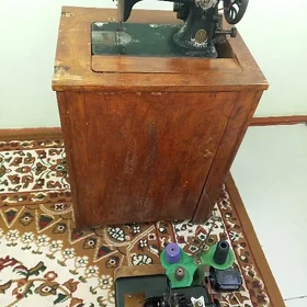 Tikin maşyn Швейная машина