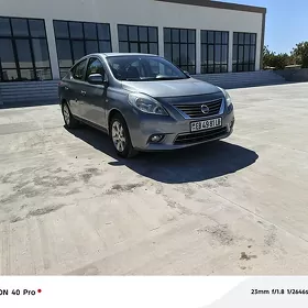 Nissan Versa 2012