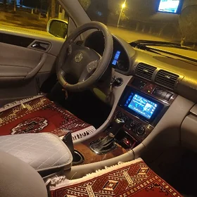Mercedes-Benz C280 2005