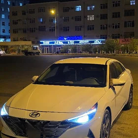 Hyundai Elantra 2023