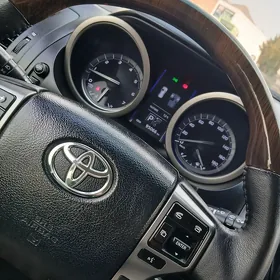 Toyota Land Cruiser Prado 2011