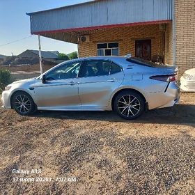 Toyota Camry 2023