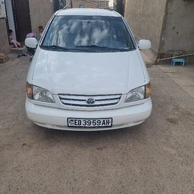Toyota Sienna 2001