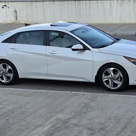 Hyundai Elantra 2022