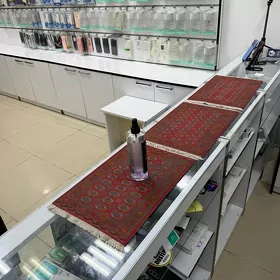 Telefon magazin vitrina