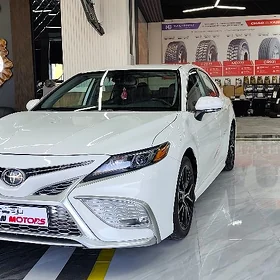 Toyota Camry 2021