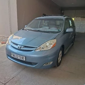 Toyota Sienna 2008