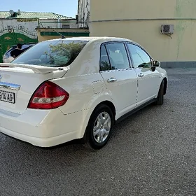 Nissan Tiida 2008