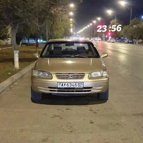 Toyota Camry 1999