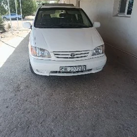 Toyota Sienna 2000
